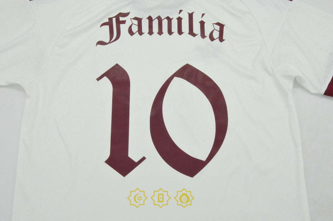 Selección Española x Dellafuente FC – Edición Especial 'Familia'